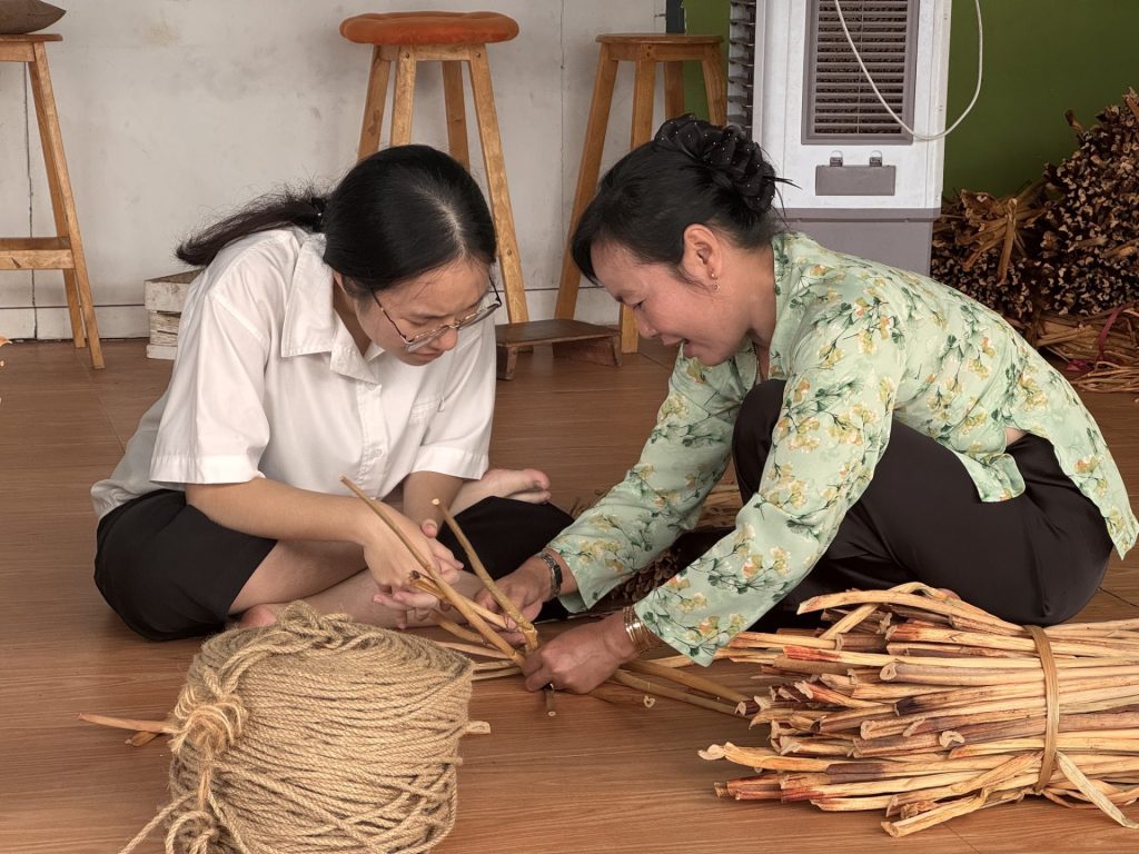 NGƯỜI PHỤ NỮ CỦA IDYLLIC & CO.