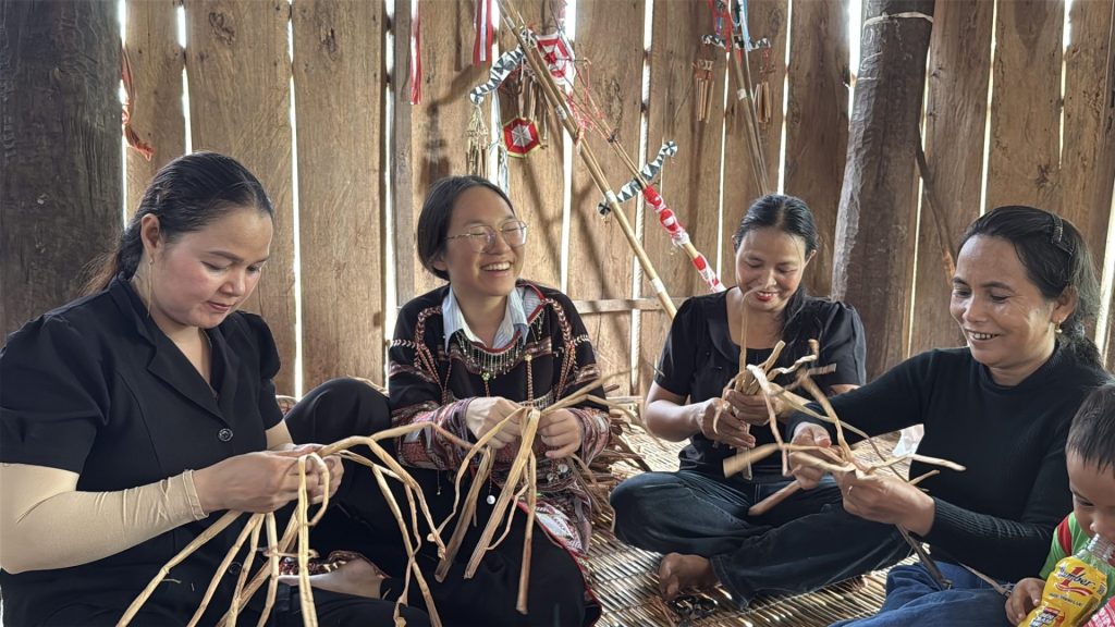 Idyllic & Co.: Giữ Gìn Và Phát Triển Làng Nghề Đan Lục Bình Kiên Giang